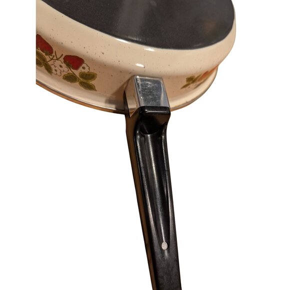Vintage Strawberry Enamel Fry Pan Black Handle - Picture 7 of 16